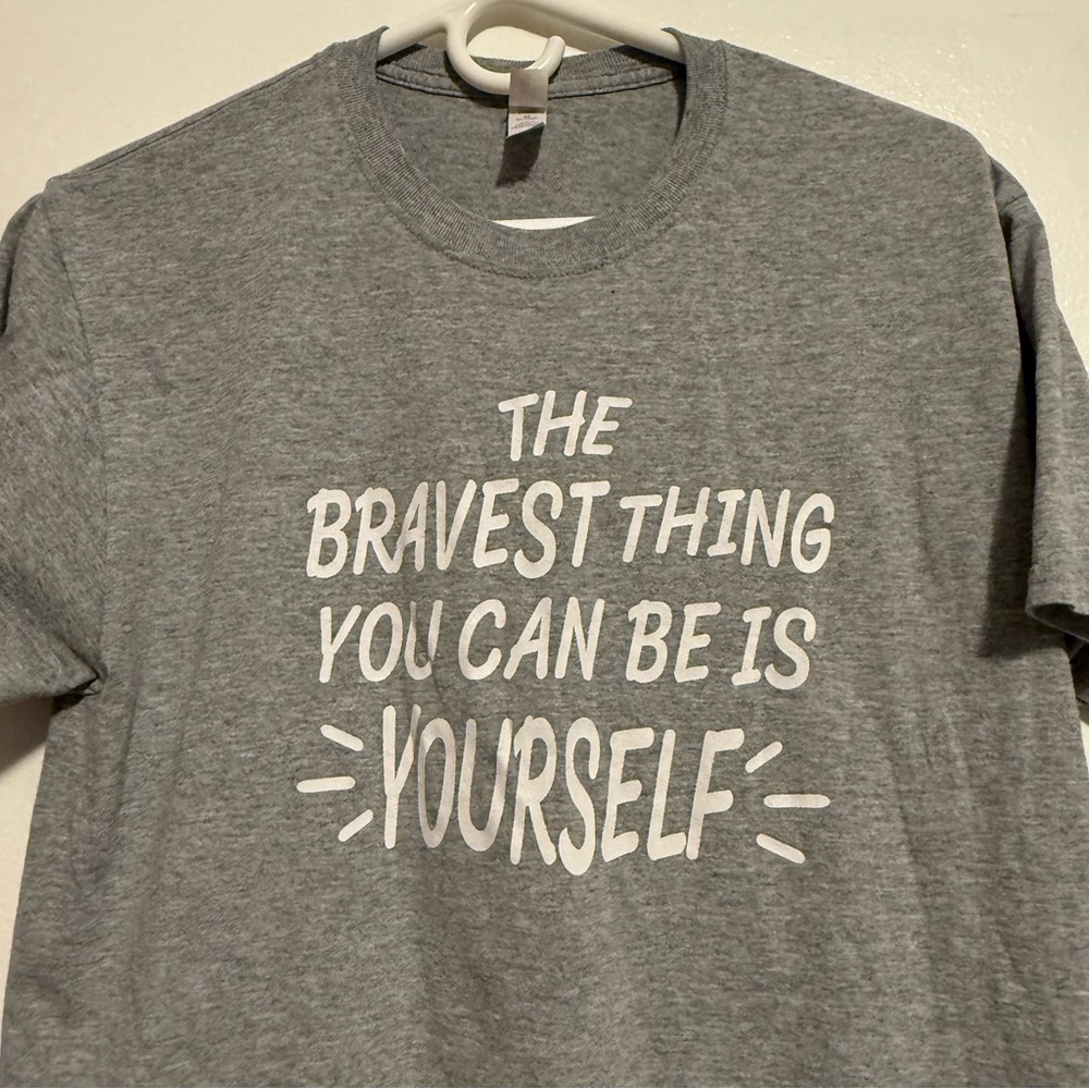 Gray Graphic T-Shirt Adult Size Medium Vintage